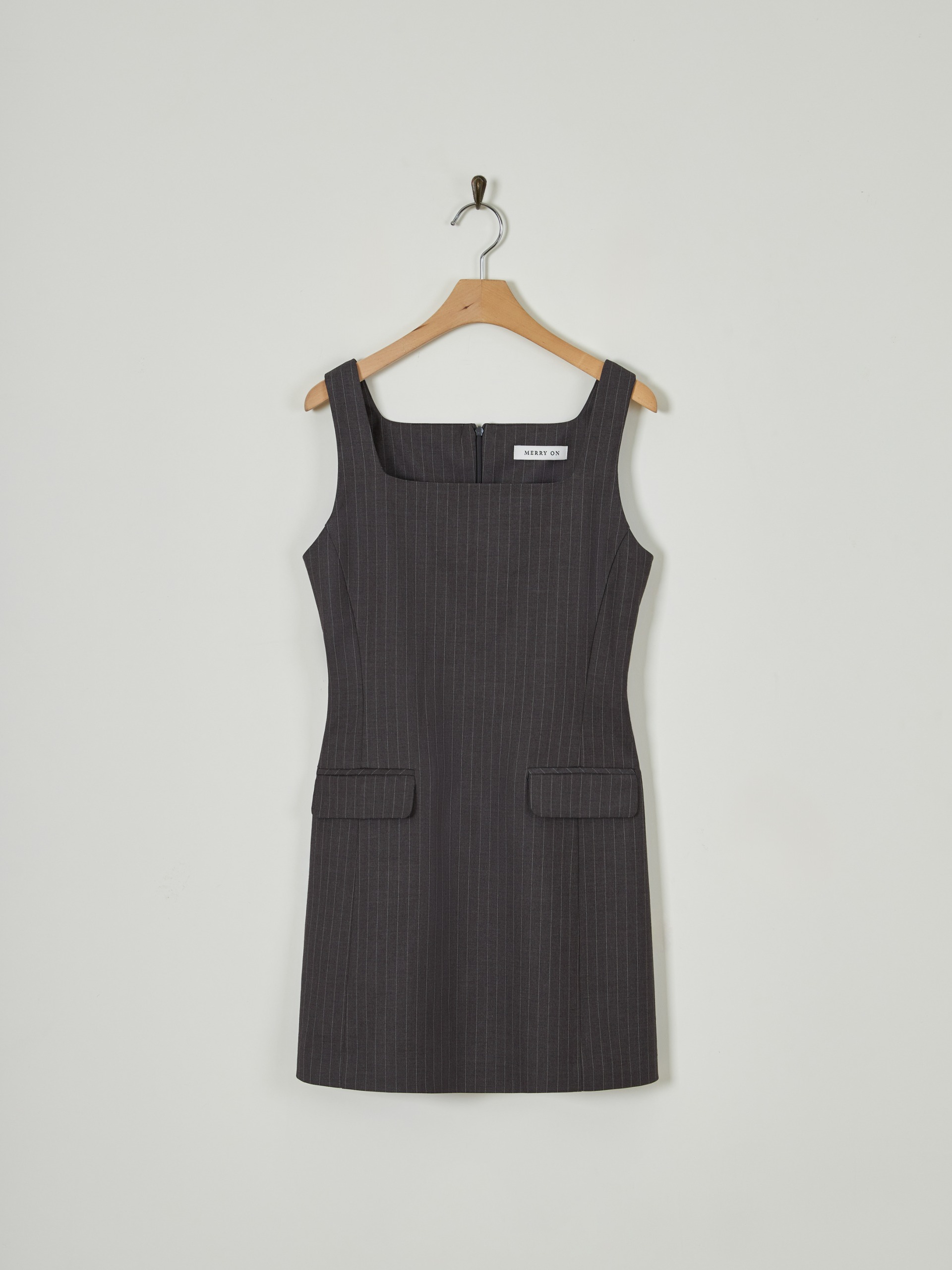 Nord Stripe Dress [CHARCOAL][Departure today]